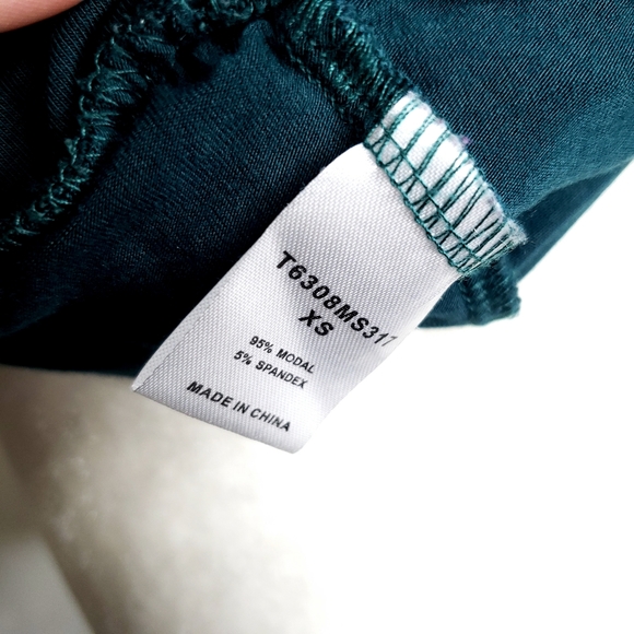 ⭐ Tart Teal Halter Top - Picture 6 of 6